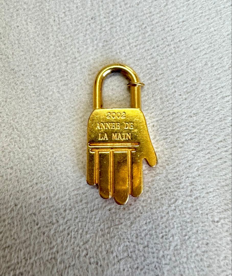 HERMES カデナ ハンドモチーフ