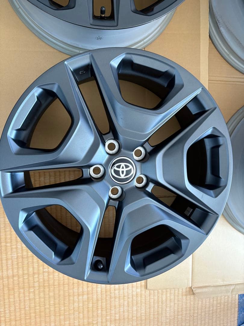 RAV4 アドベンチャー　後期　純正ホイール　マットグレー 新車外し