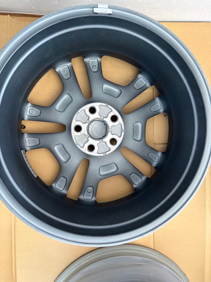 RAV4 アドベンチャー　後期　純正ホイール　マットグレー 新車外し