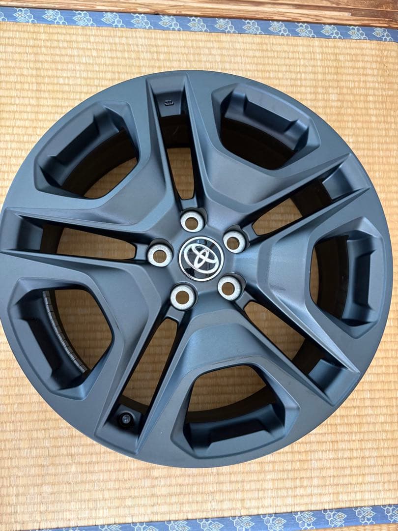 RAV4 アドベンチャー　後期　純正ホイール　マットグレー 新車外し