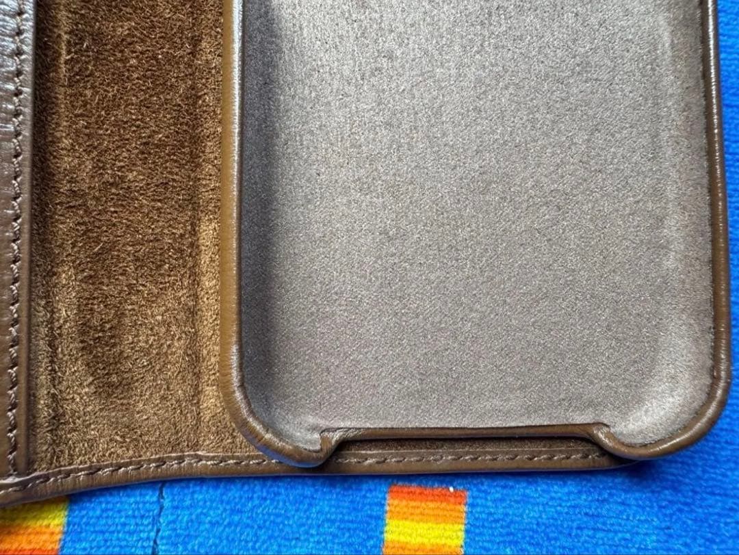 国内直営店購入 GUCCI iPhone15 PRO 手帳 スマホケース