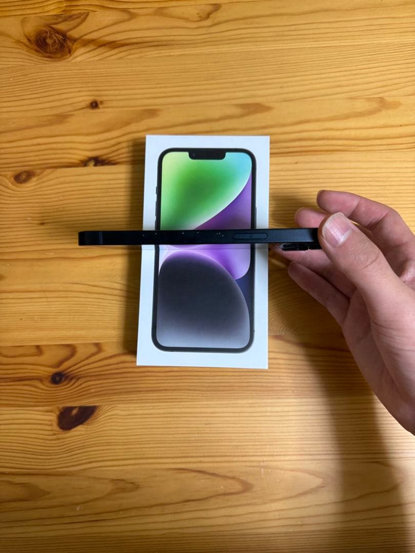 Apple iPhone 14 ミッドナイト　本体　るいぼすてぃ