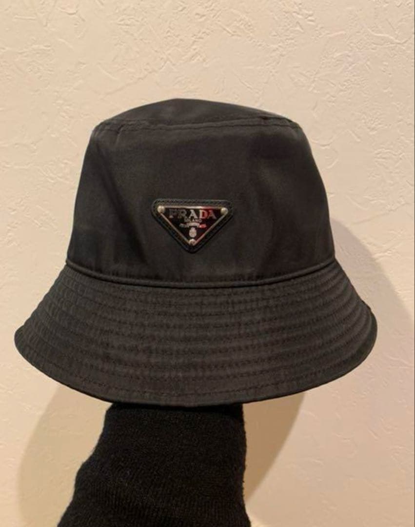 美品★プラダバケットハット　PRADA ロゴ　バケハ　ブラック　黒　ブランド