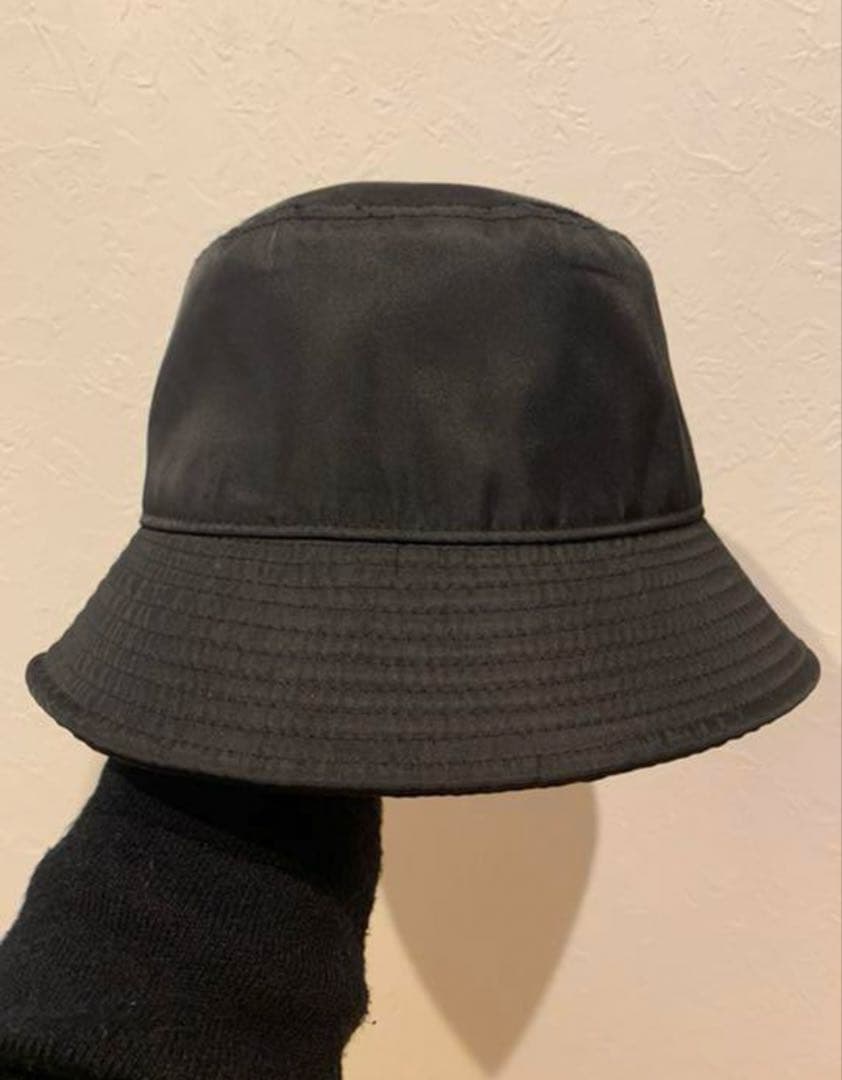 美品★プラダバケットハット　PRADA ロゴ　バケハ　ブラック　黒　ブランド