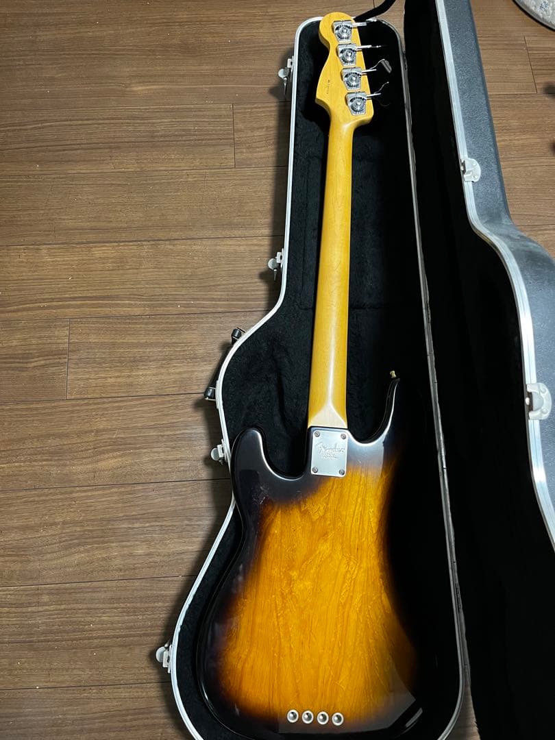 Fender Precision Bass サンバースト