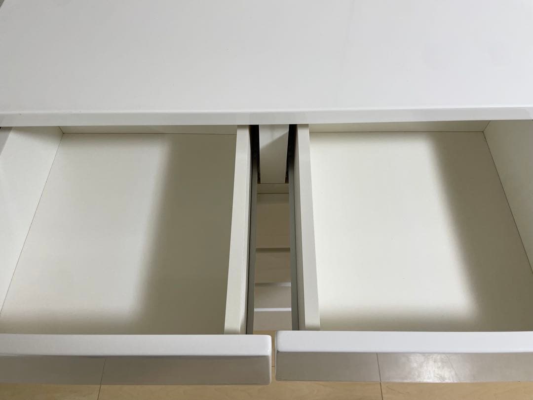 送料込み　ニトリ　ホワイトチェスト　５段