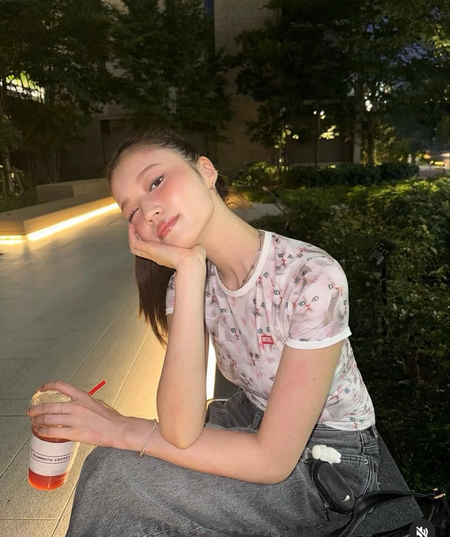 【日本完売】ディーゼル　猫　プリントTシャツ（セイラちゃん着用）