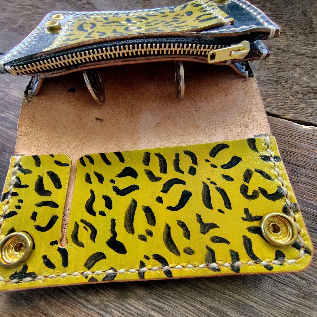 ミドルサイズ トラッカーウォレット 黒× 豹＆ハイビスカス 欲張りセット 84