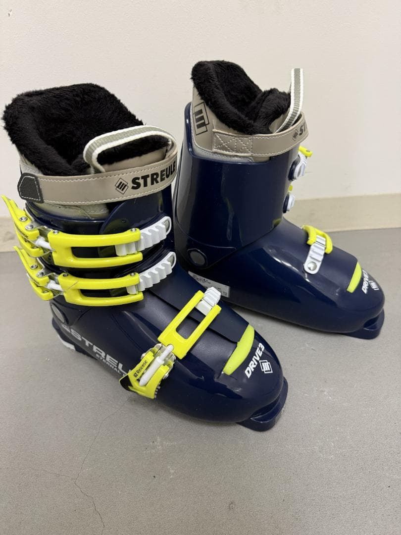【新品・未使用】STREULE DRIVE 3 スキーブーツ 25.0cm