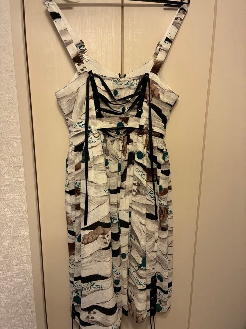 アリスアンドザパイレーツ　Wolf the ripper柄ジャンパースカート