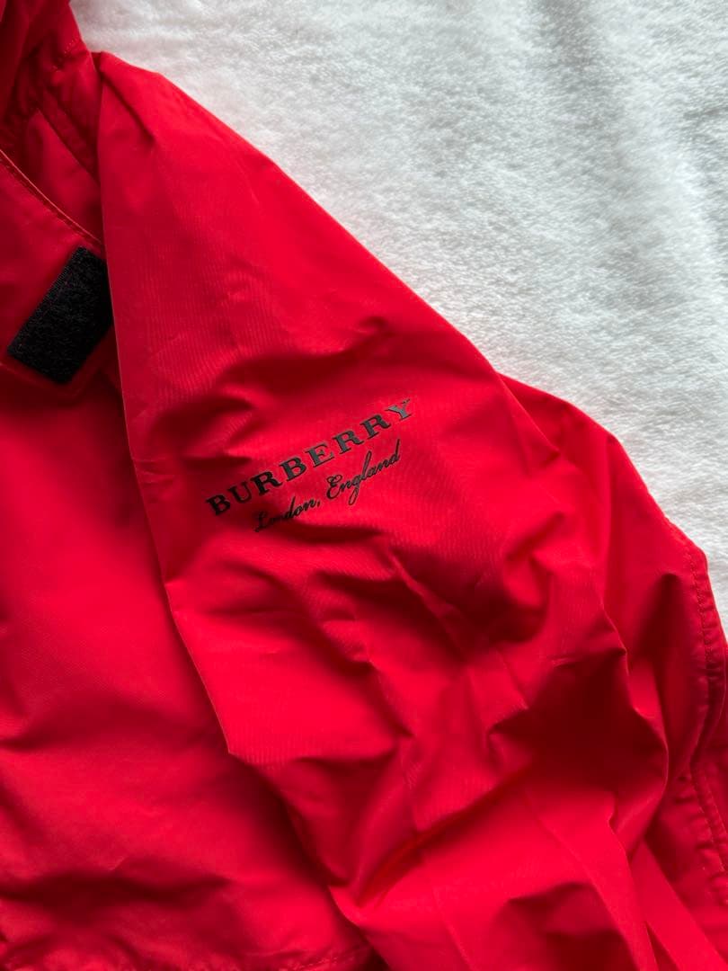 BURBERRYバーバリー　フード付きジャケット レッド8y 135cm