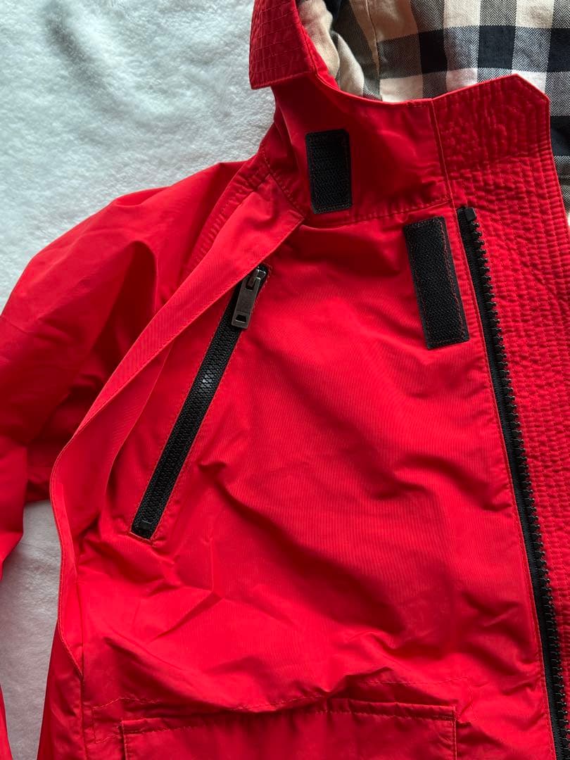BURBERRYバーバリー　フード付きジャケット レッド8y 135cm
