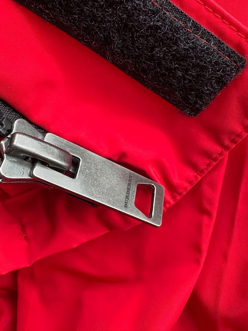 BURBERRYバーバリー　フード付きジャケット レッド8y 135cm