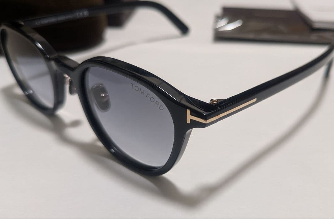 【新品】トムフォード サングラス FT0977D 01B 48サイズ 日本企画