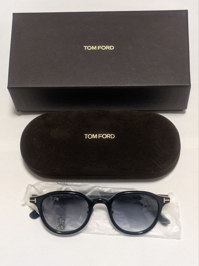 【新品】トムフォード サングラス FT0977D 01B 48サイズ 日本企画