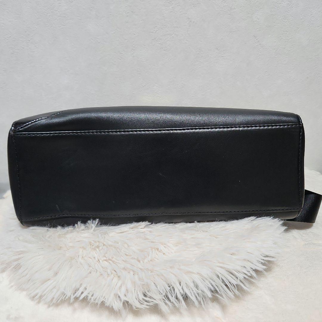 ☆新品未使用☆トミーヒルフィガー キャシー ラージサッチェルバッグ 2way