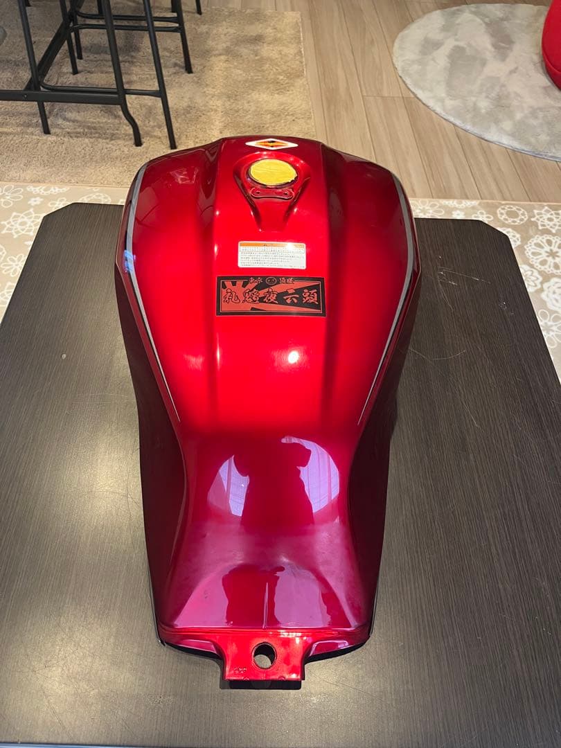 ホンダ バイクタンク 赤　cb1100