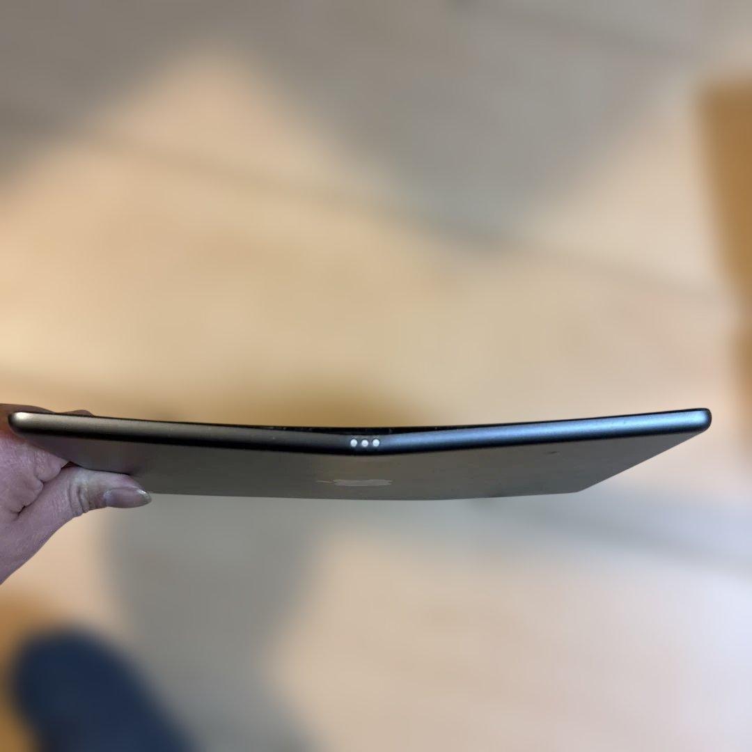 r*u様 Apple iPad グレー 本体第9世代ジャンク品