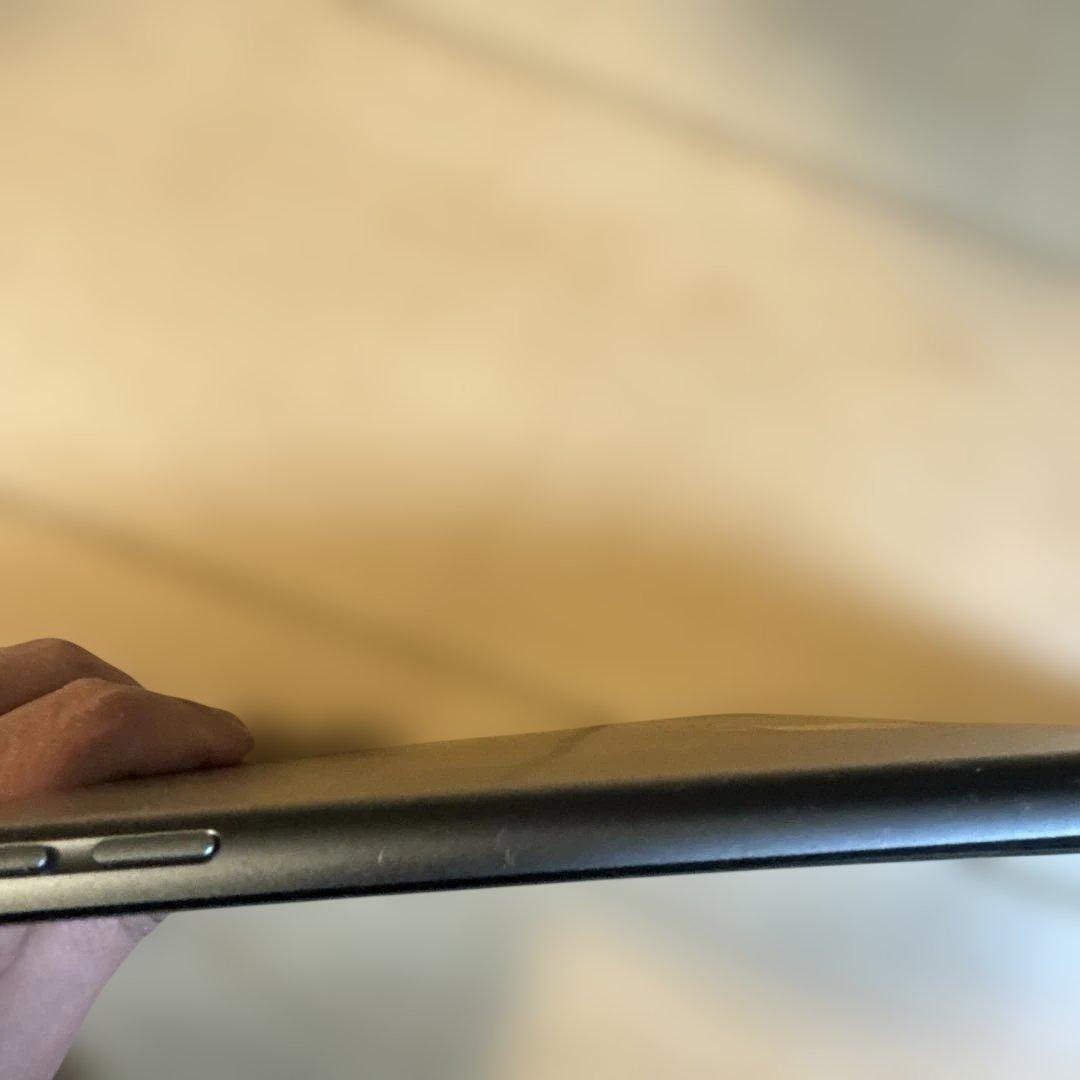 r*u様 Apple iPad グレー 本体第9世代ジャンク品