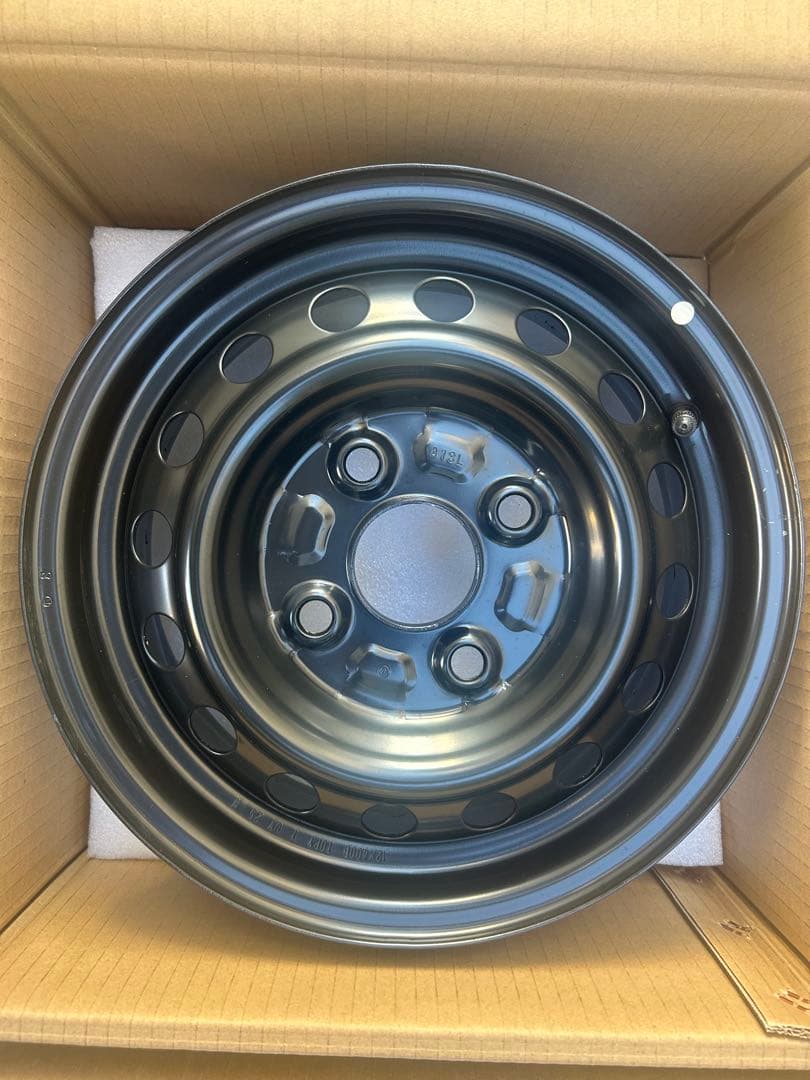 ダイハツ純正アトレー用スチールホイールとホイールキャップ4本セット（ナット付き）