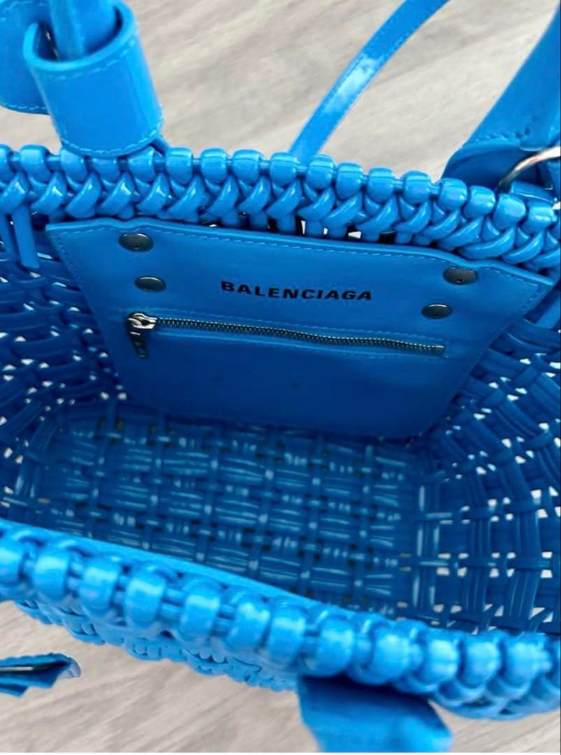 バレンシアガ　ビストロ ストラップ付きバスケット XS ブルー