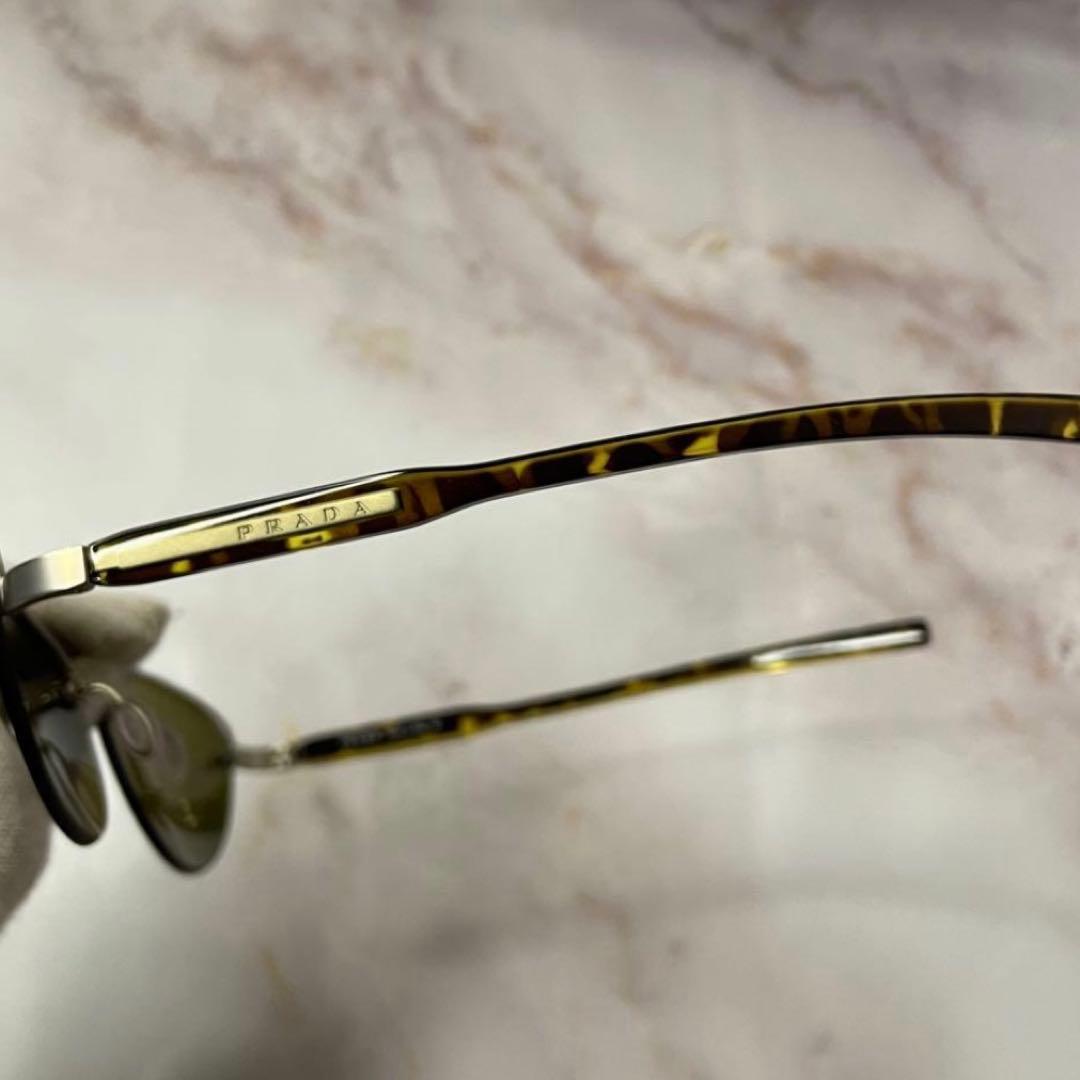 Rachel着用 PRADA サングラス リムレス　ワイヤー