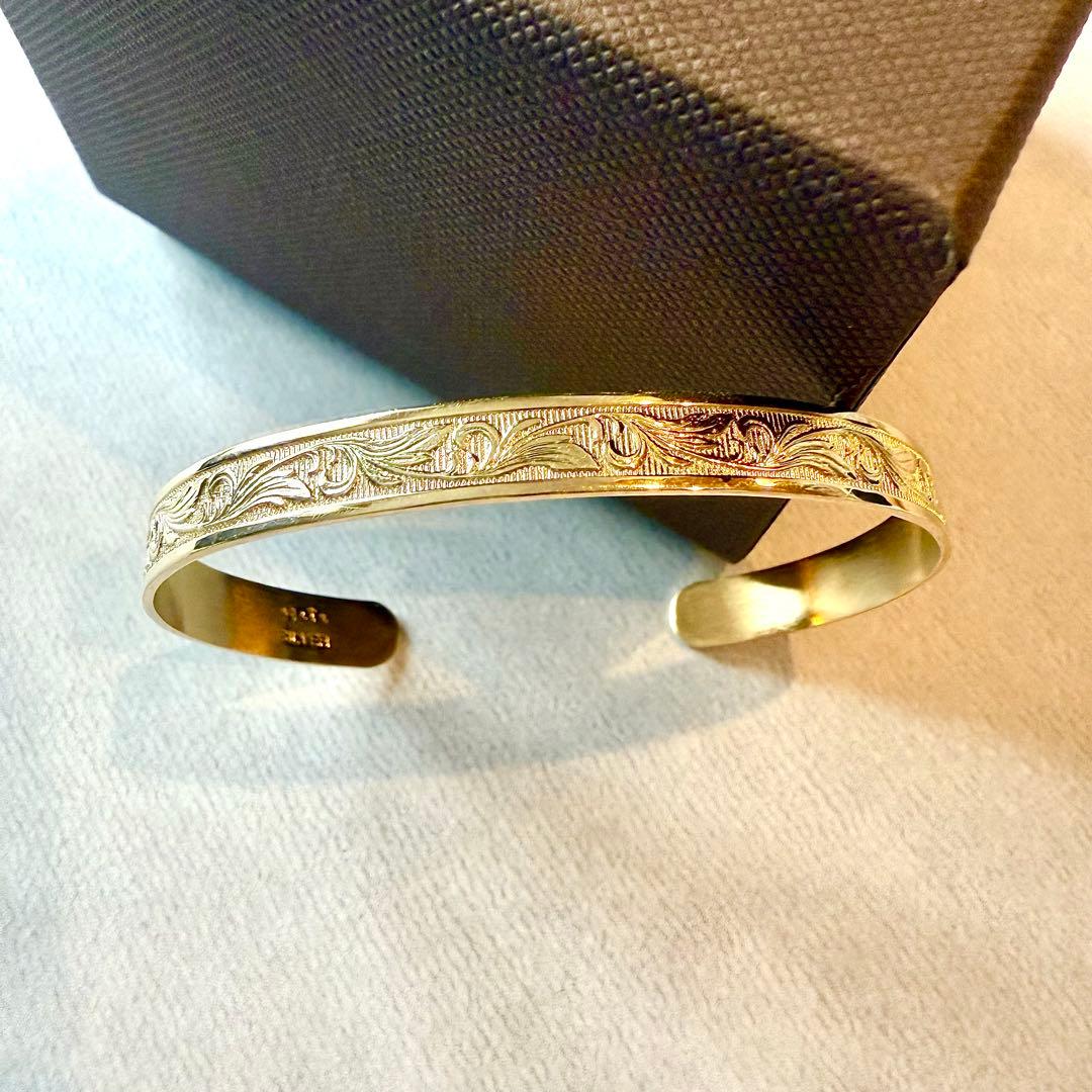 【美品】agete レリーフ入りバングル シルバー ゴールドメッキ