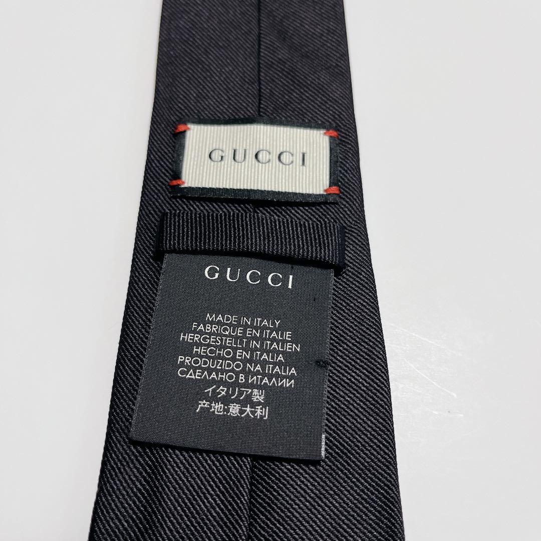 美品 グッチ ネクタイ ハイブランド ソリッドタイ 無地 光沢 希少 虎 黒色
