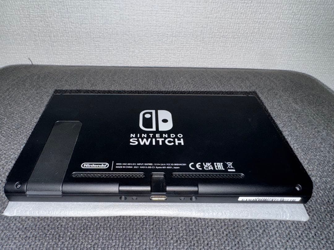 Nintendo Switch 本体 + Joy-Con