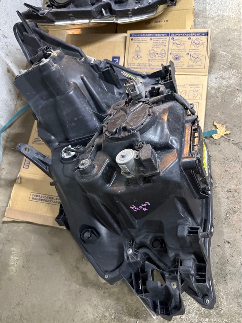 最終値下げ　送料込み　20ヴェルファイア 後期 ヘッドライト　ガーニッシュ付