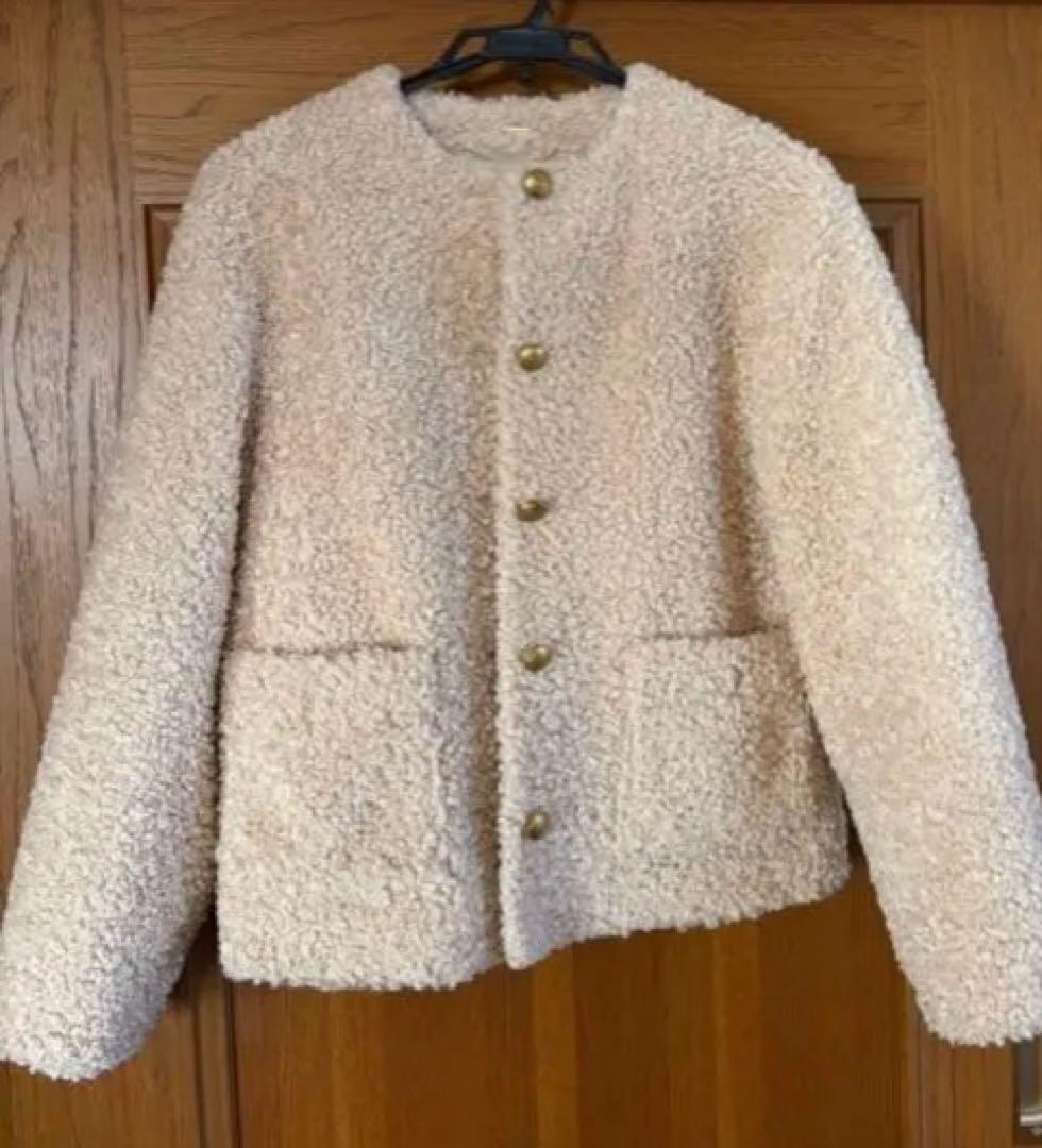 Mila Owen 金釦ノーカラーコンパクトボアジャケット