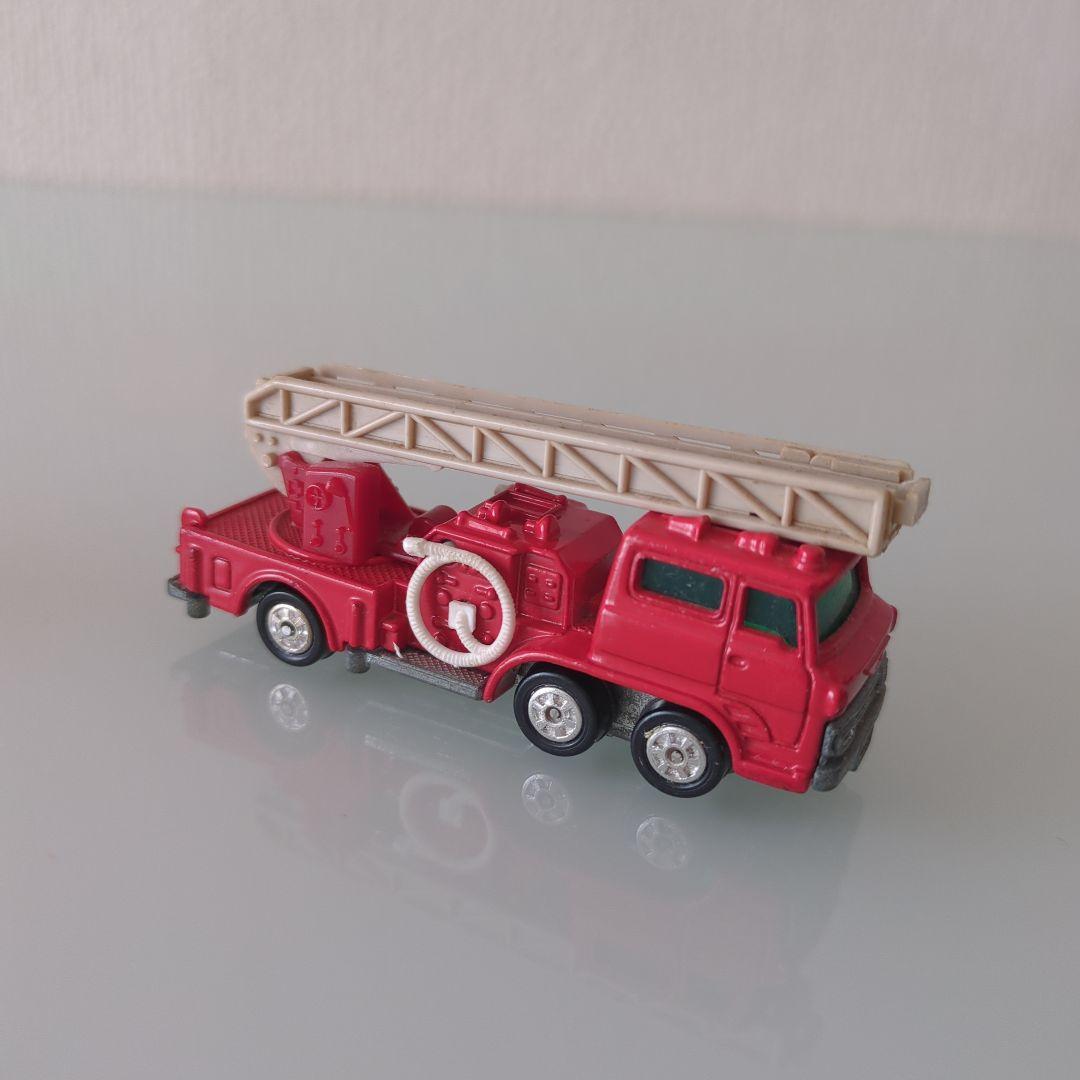 黒箱 トミカ 日野ハシゴ消防車