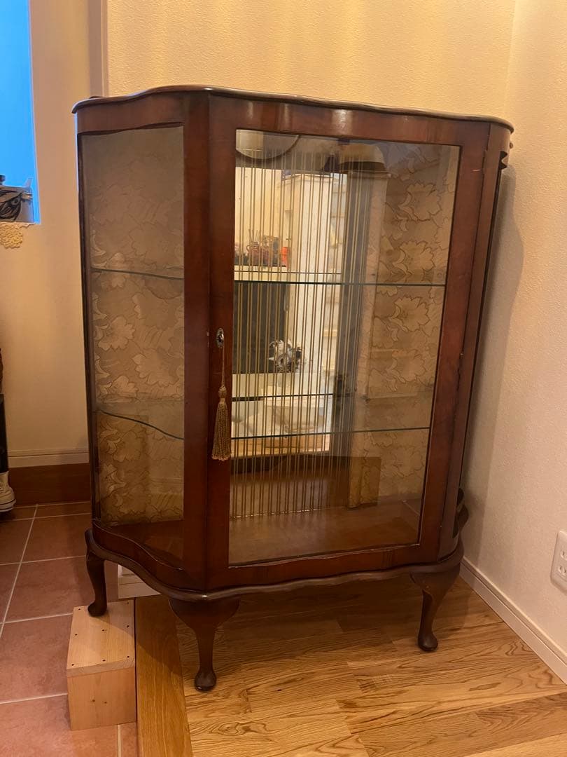 イギリスアンティーク　キャビネット　アンティーク家具　 飾り棚　英国家具・送料込