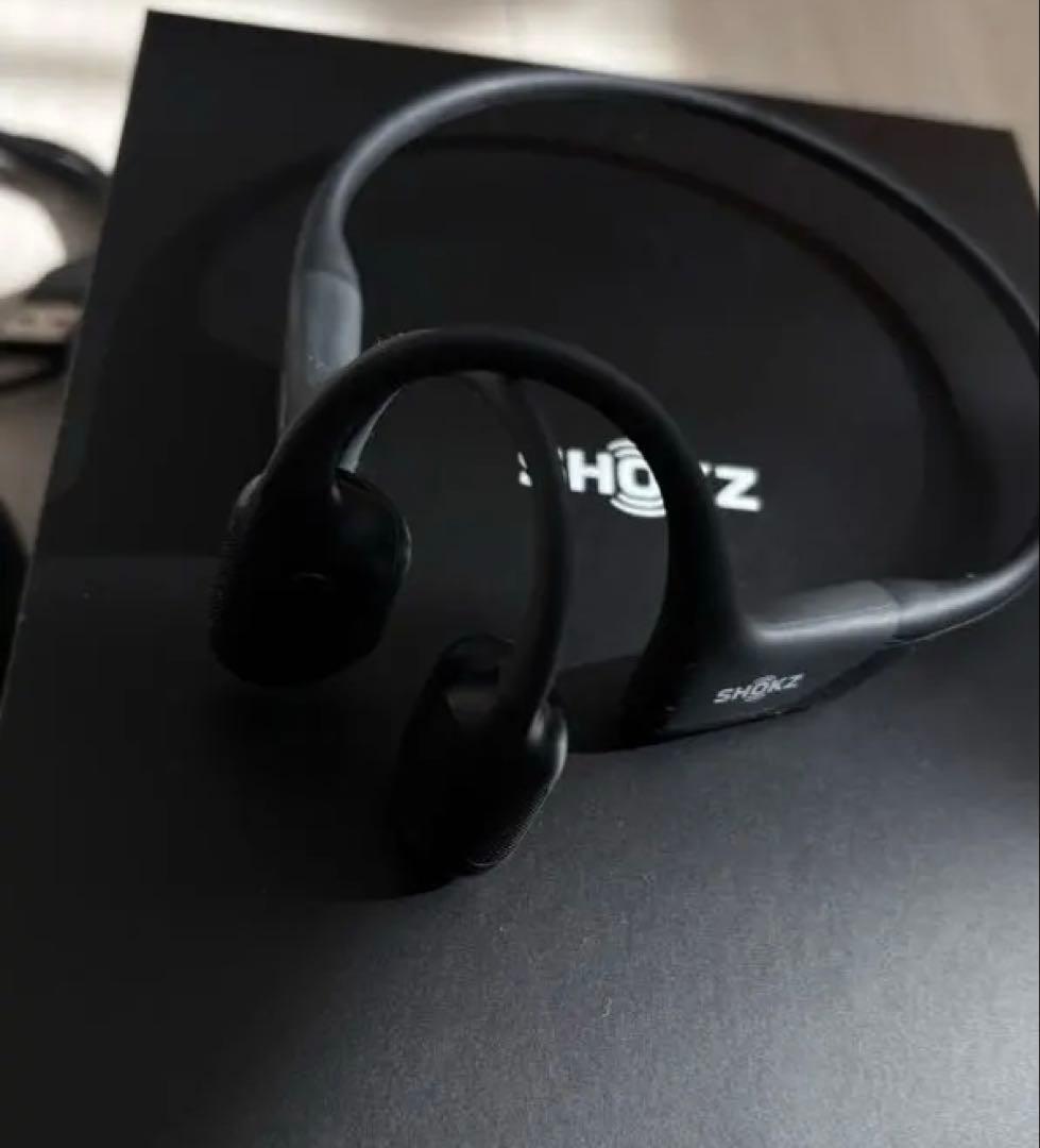 SHOKZ OPENRUN PRO 骨伝導イヤホン 耳を塞がないイヤホン