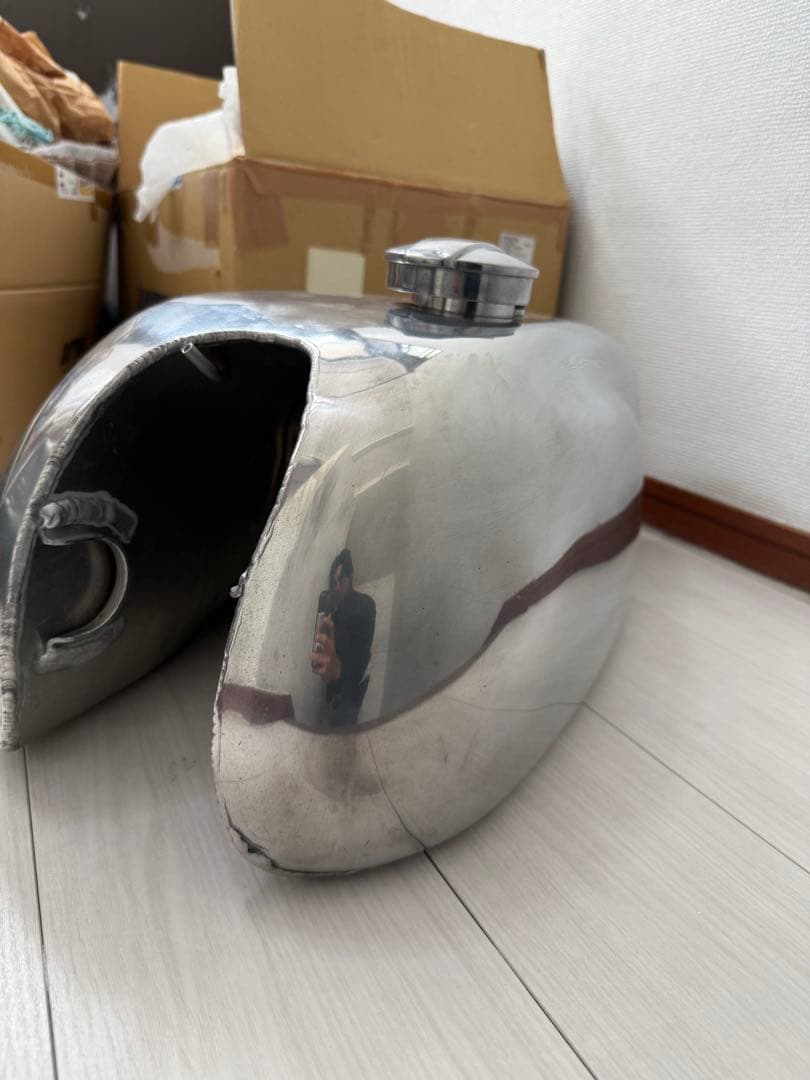 限界値下】SR400 デイトナ製アルミタンク　シートセット