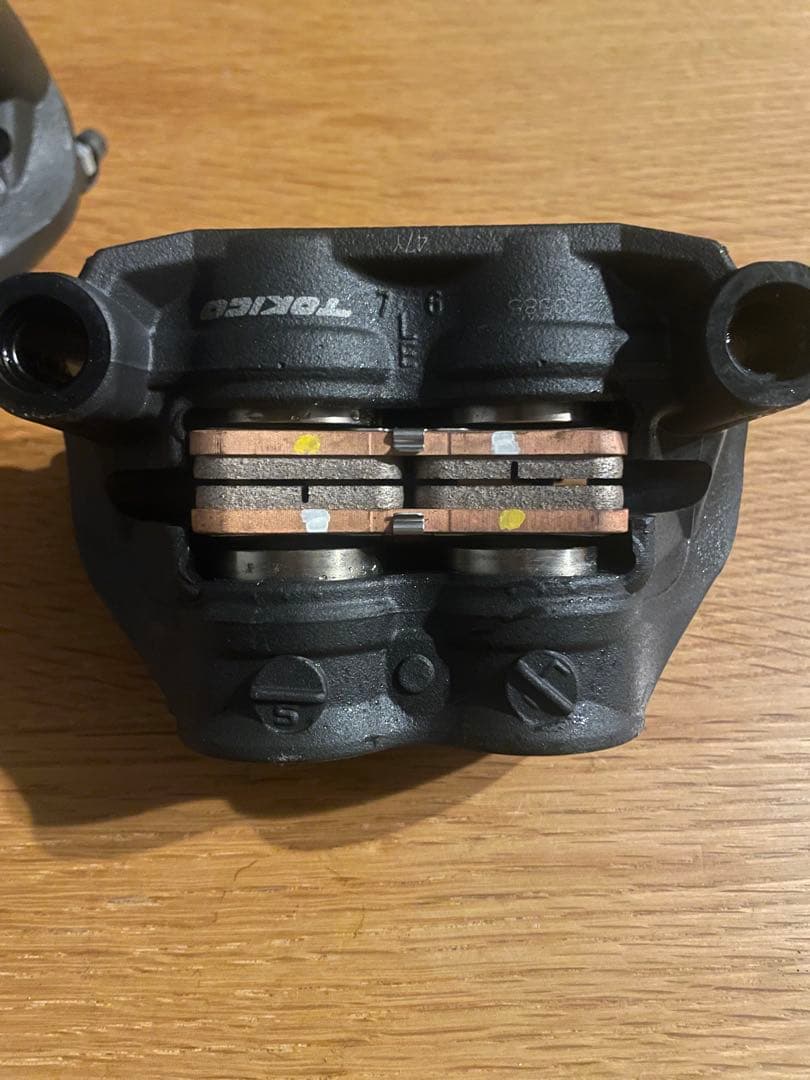 カワサキ　zx4rr 2025年式　フロントブレーキキャリパー左右