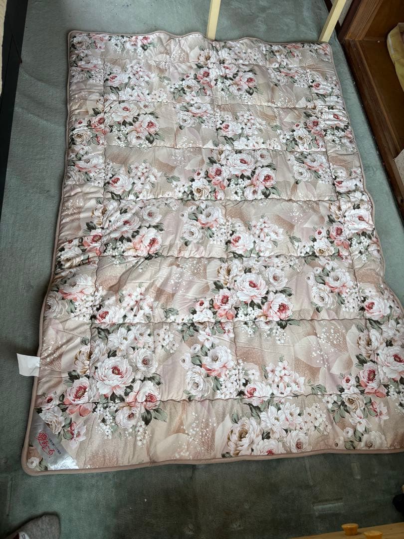 未使用　ダブル　敷き布団 パット140x195cm 花柄
