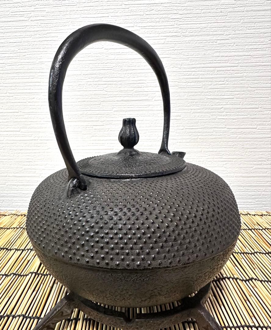 未使用、木箱、付属品付　南部三厳堂名人熊谷専太郎南部渓泉造　１５型手取型アラレ