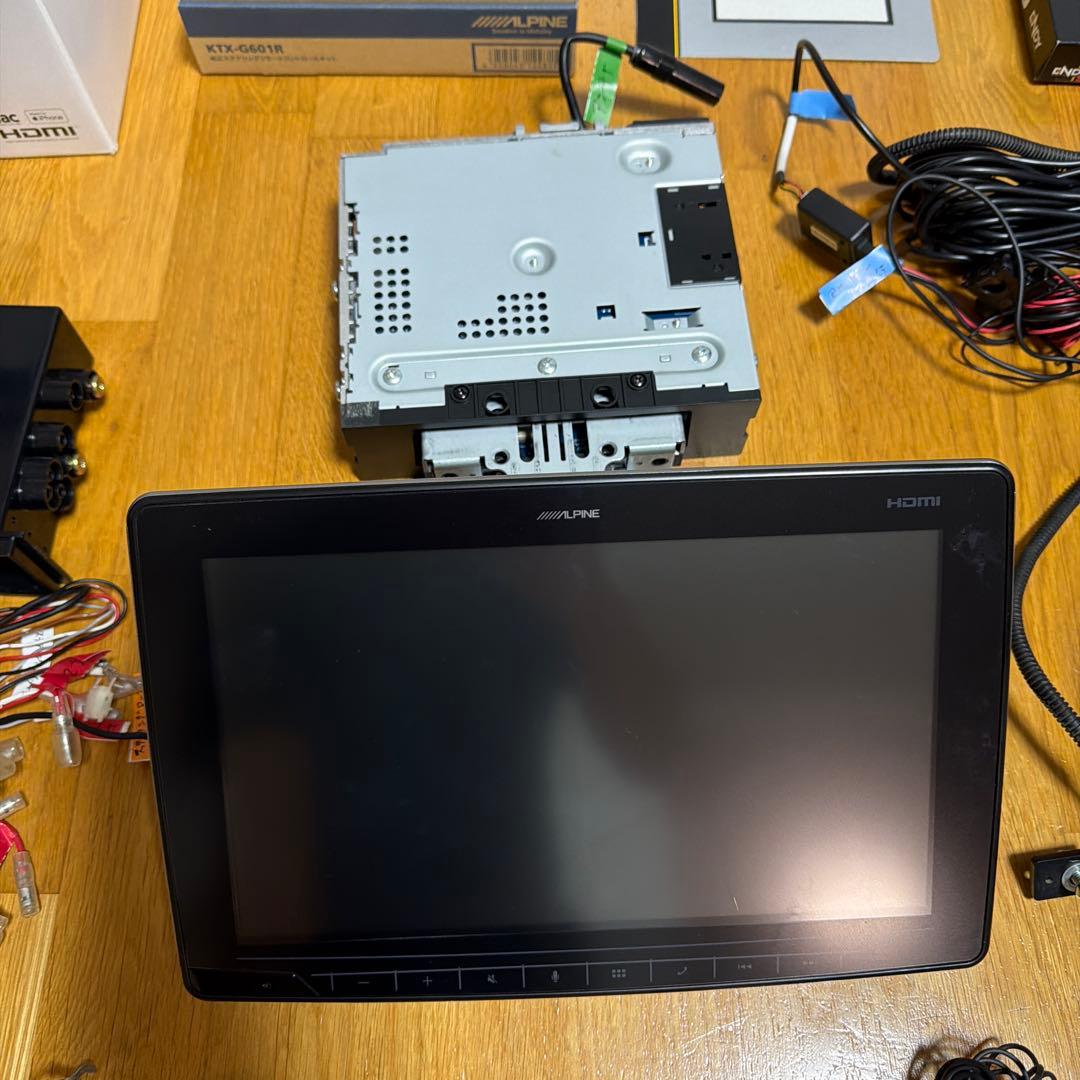 ALPINE DAF11V ディスプレイオーディオ バックカメラジムニー用配線付