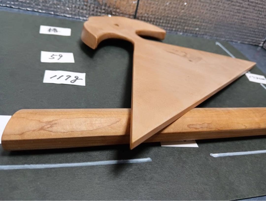 〔59〕薩摩琵琶用 撥・椿（27.2cm）