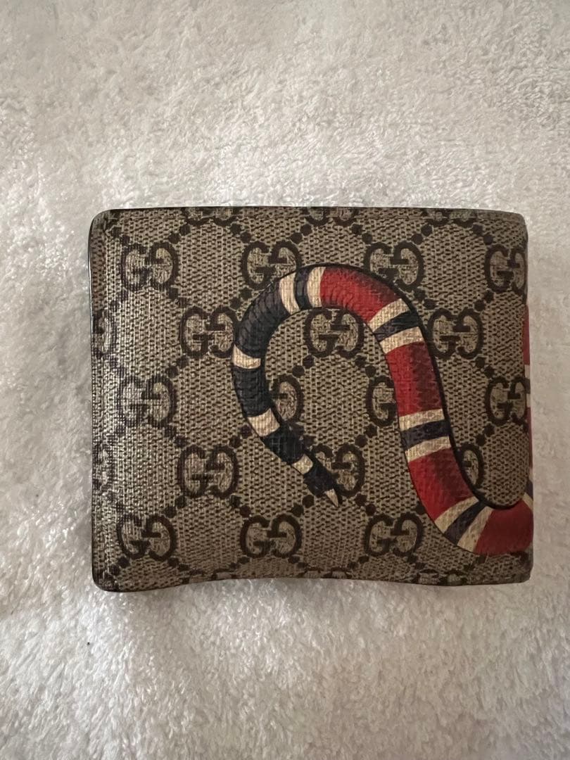 Gucci GGロゴ 蛇デザイン 二つ折り財布