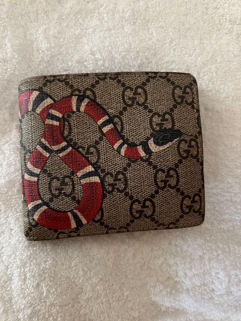 Gucci GGロゴ 蛇デザイン 二つ折り財布