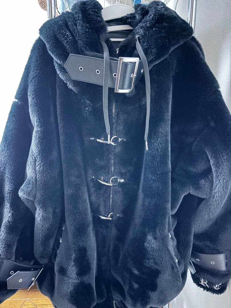 黒 フード付き ファーコート