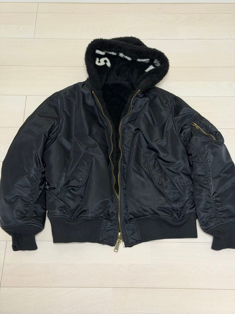 岩田剛典着Supreme Faux Fur Reversible MA-1