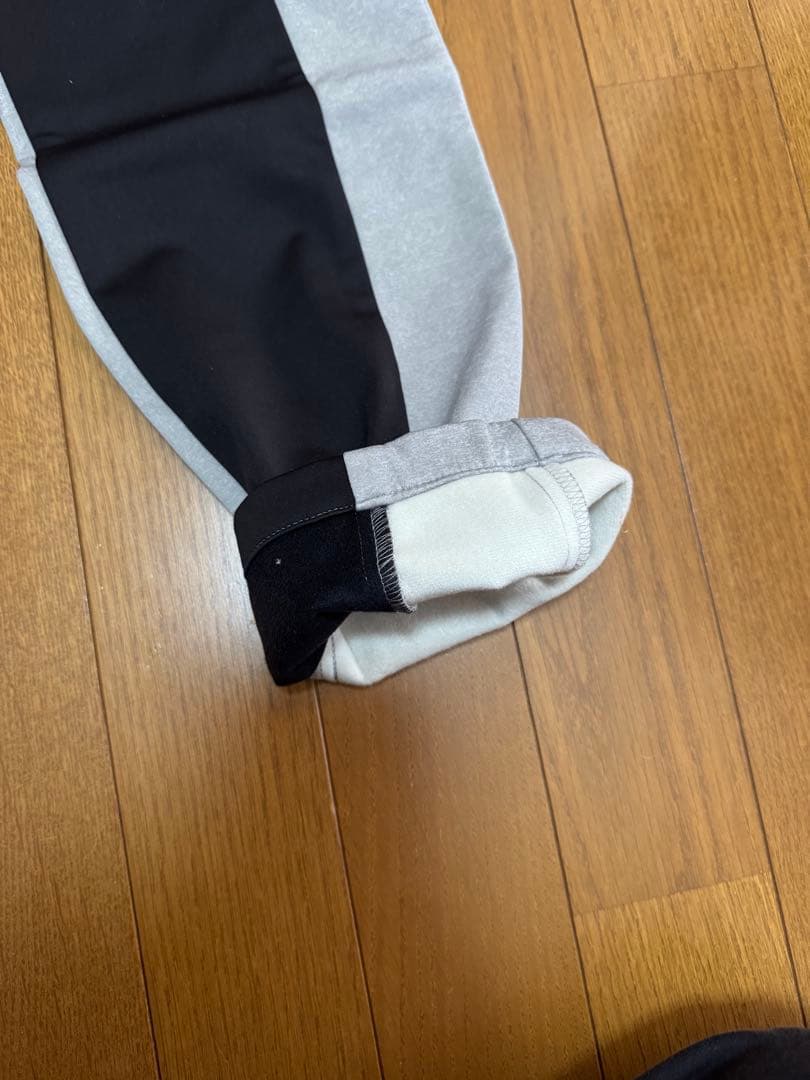 美品デサント　ゴルフパンツ　Mサイズ