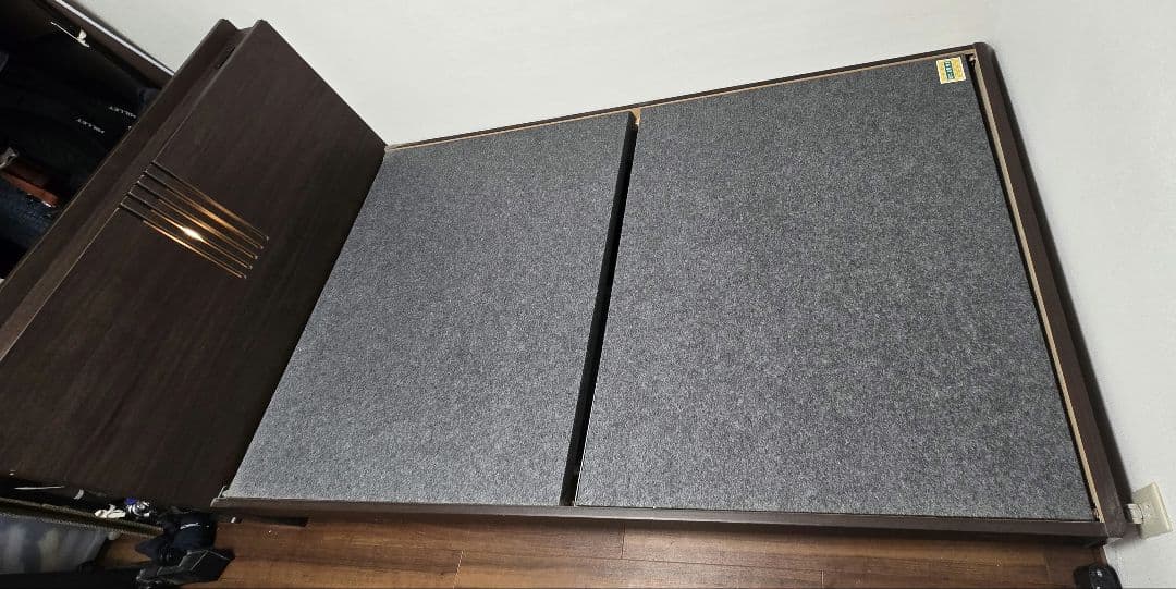 【値下げ中】ニホンベッド　セミダブル 　スプリングマットレス ＋ベッドフレーム