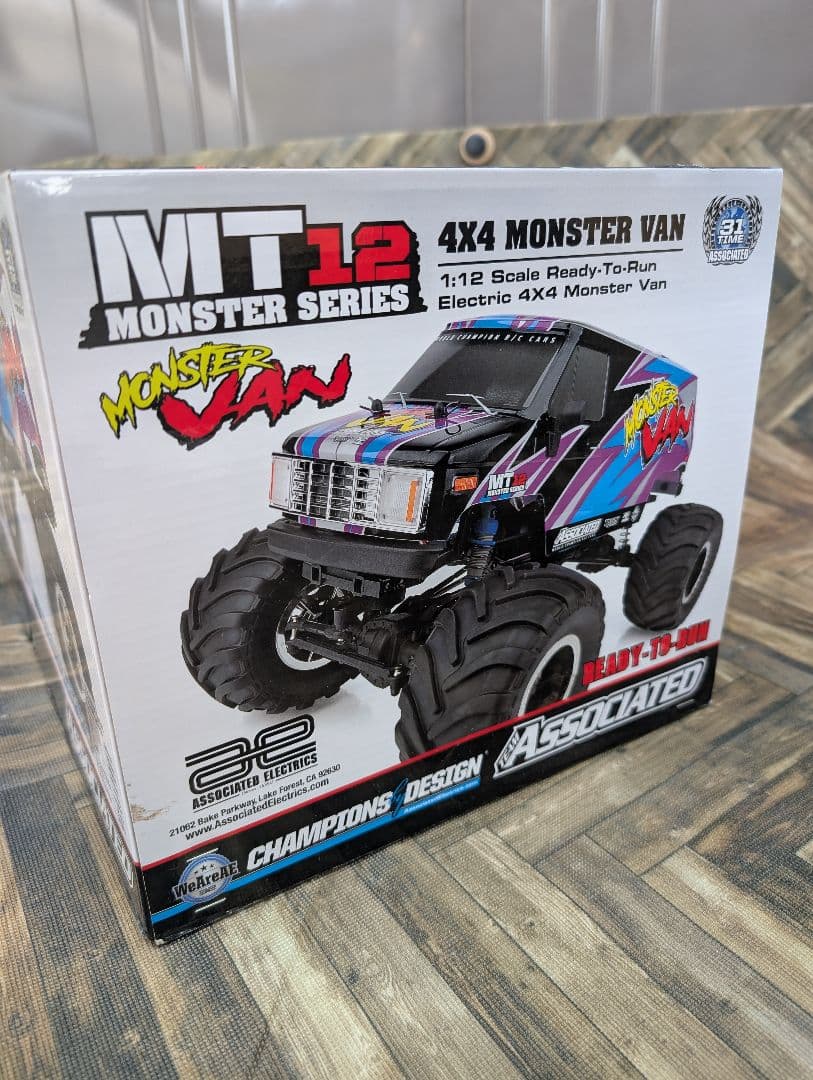 Associated MT12 4x4 Monster Van　RTR ラジコン