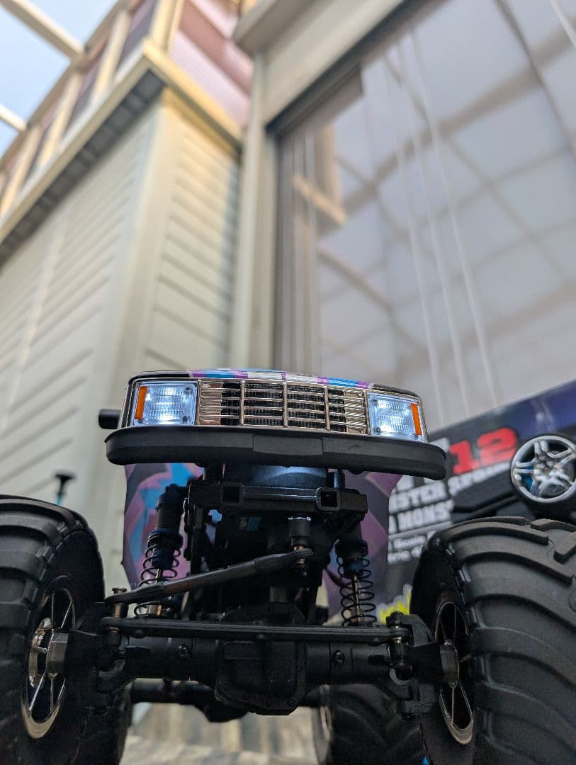 Associated MT12 4x4 Monster Van　RTR ラジコン