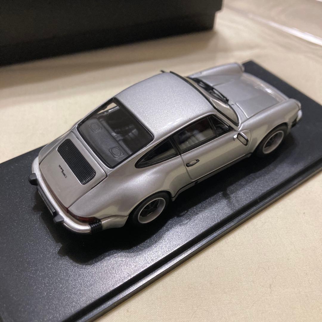 京商 1/43 ポルシェ 911 SC 1978 銀