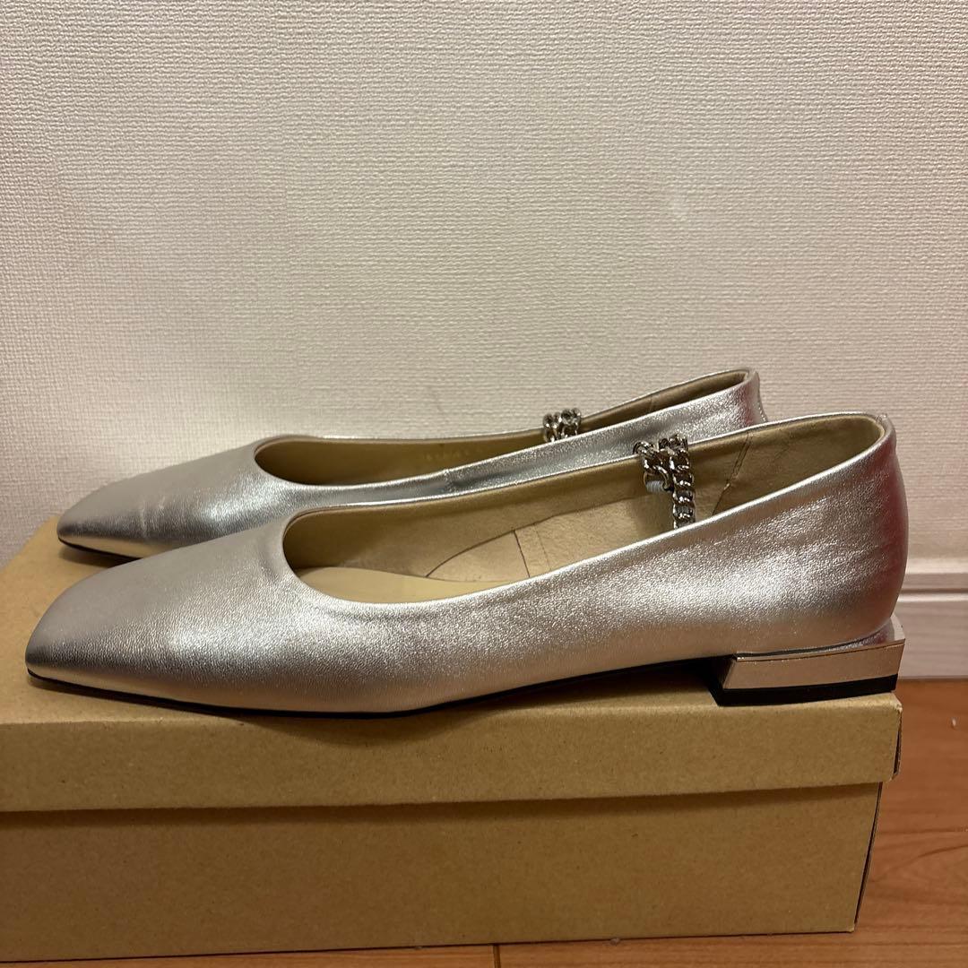 新品LETALON シルバーフラットパンプス　24.5センチ